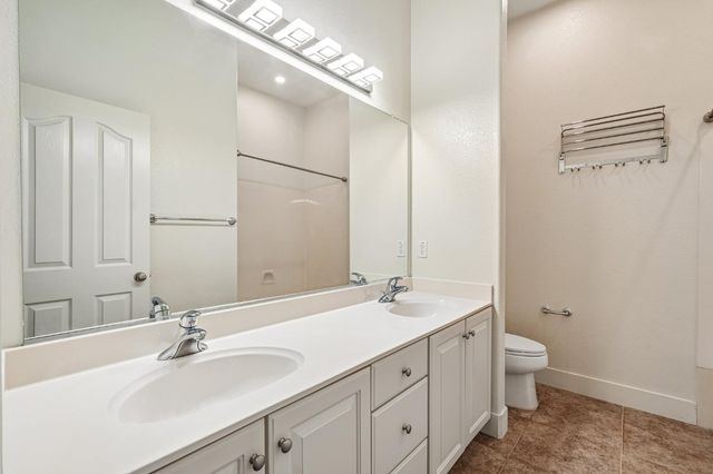 10236 Jenny Lynn Way, Elk Grove, CA 95757