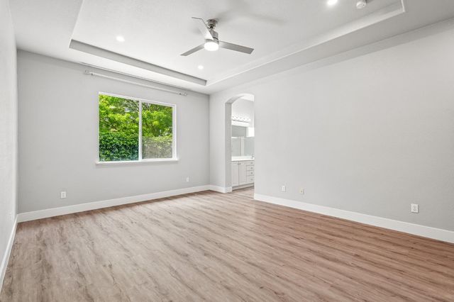 10236 Jenny Lynn Way, Elk Grove, CA 95757