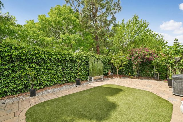 10236 Jenny Lynn Way, Elk Grove, CA 95757