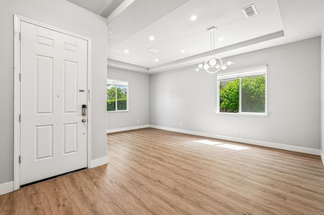 10236 Jenny Lynn Way, Elk Grove, CA 95757