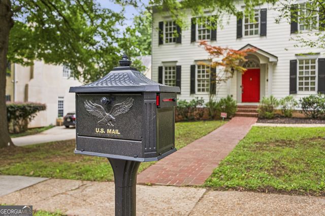 2181 McKinley Road NW, Atlanta, GA 30318