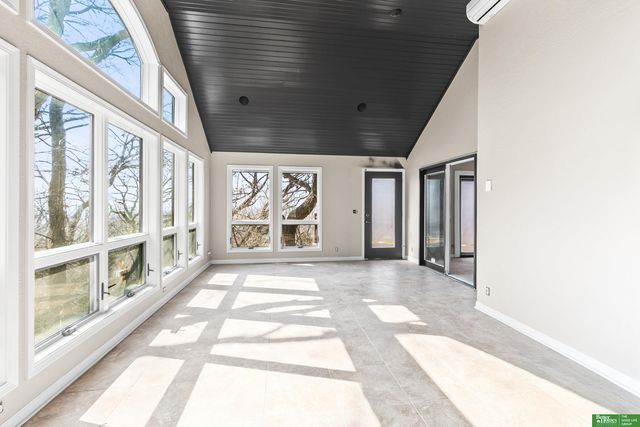 21925 Quail Ridge Circle, Elkhorn, NE 68022