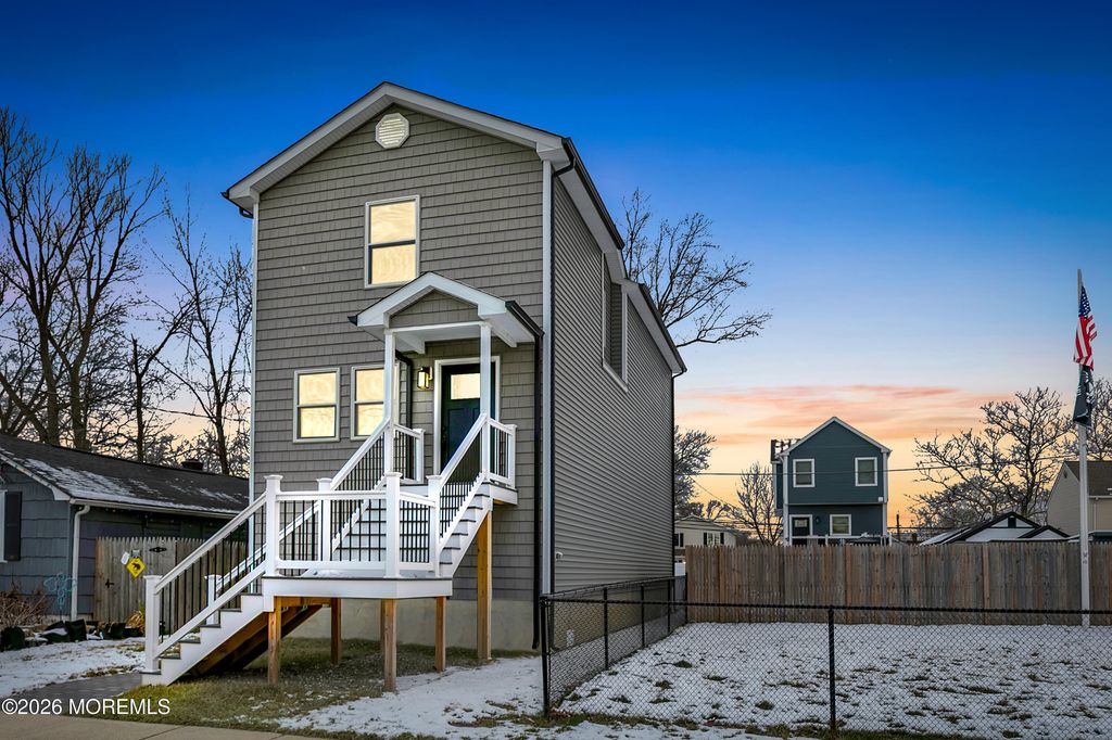 723 Monmouth Parkway, North Middletown, NJ 07748