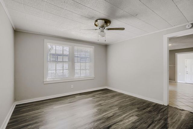 1050 Dubois Street, Denison, TX 75020