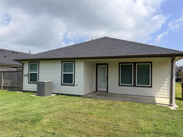 9834 Palm Royal Drive, Baytown, TX 77521
