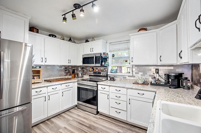 416 NW Booth Street, Grants Pass, OR 97526
