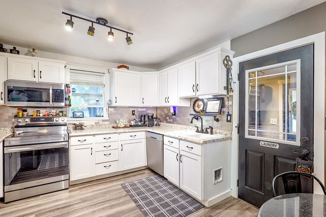 416 NW Booth Street, Grants Pass, OR 97526