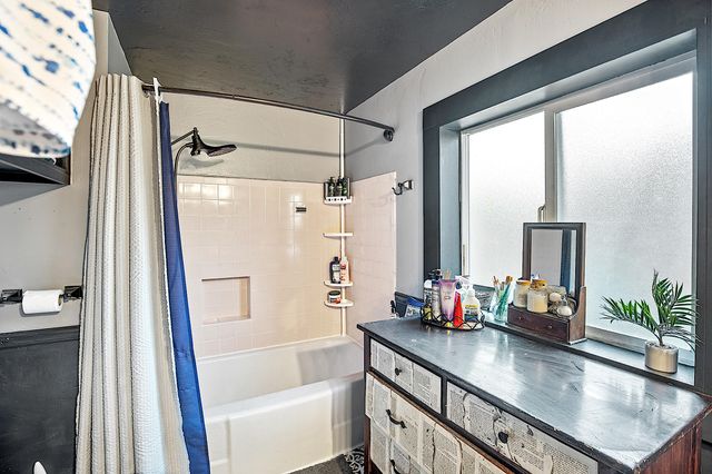 416 NW Booth Street, Grants Pass, OR 97526