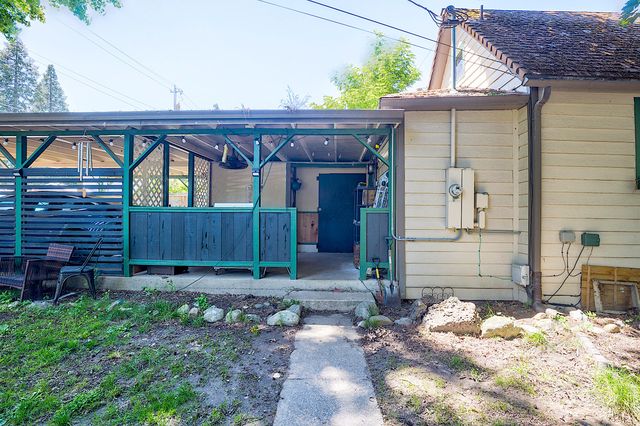 416 NW Booth Street, Grants Pass, OR 97526