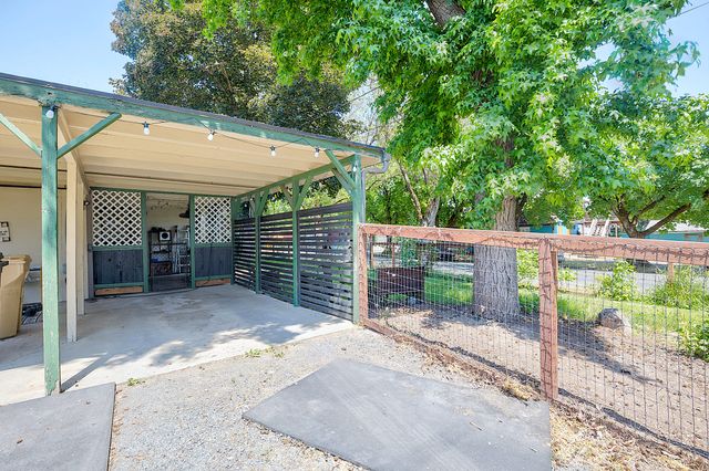 416 NW Booth Street, Grants Pass, OR 97526