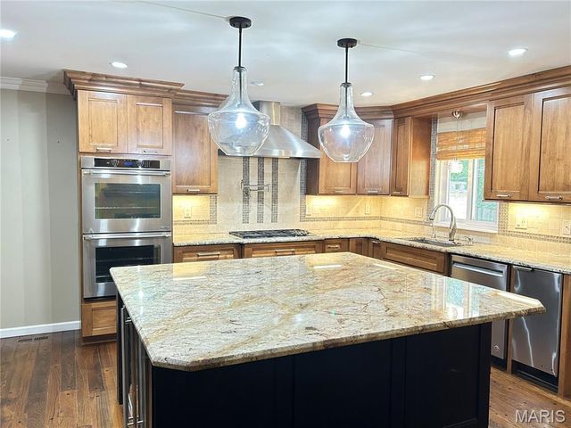 13120 Greenbough Drive, St Louis, MO 63146