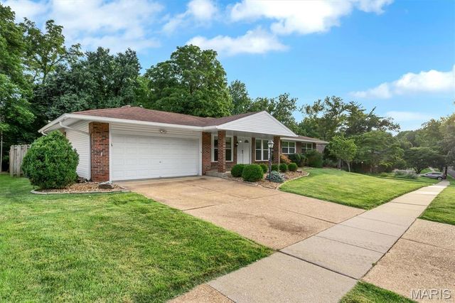 13120 Greenbough Drive, St Louis, MO 63146