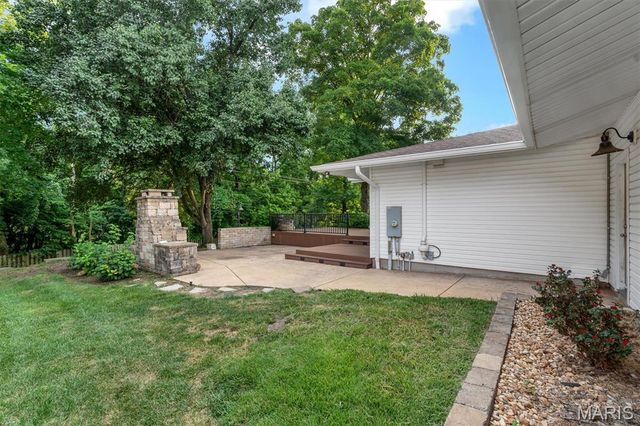 13120 Greenbough Drive, St Louis, MO 63146