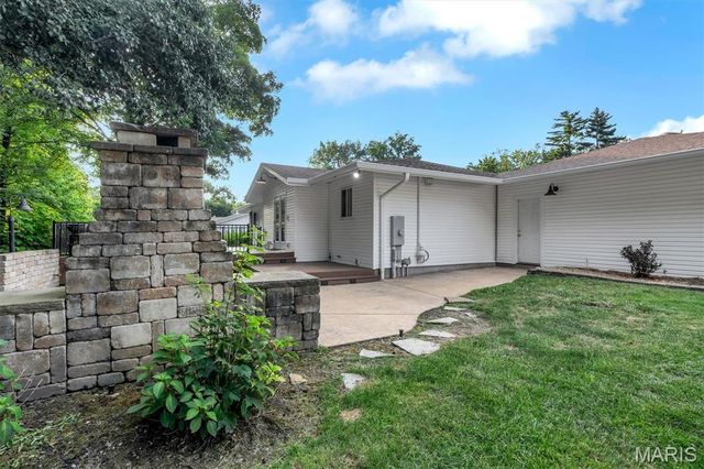 13120 Greenbough Drive, St Louis, MO 63146