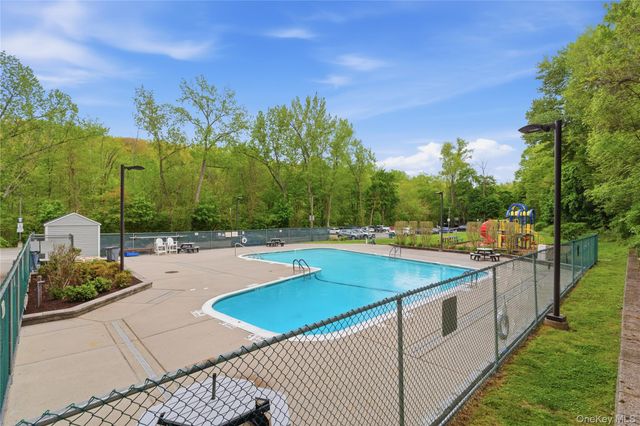 60 Barker Avenue 320, Mount Kisco, NY 10549