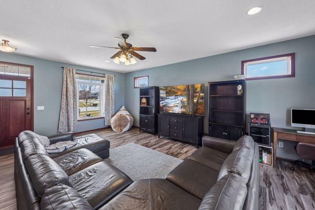 296 Krause Avenue W, Delano, MN 55328