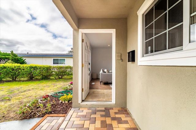 277 Young Circle, Marina, CA 93933