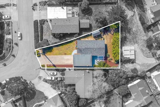 277 Young Circle, Marina, CA 93933