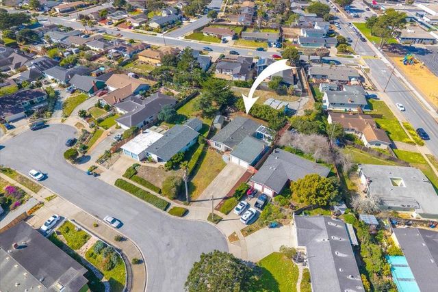 277 Young Circle, Marina, CA 93933