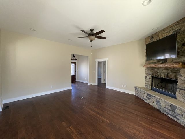 3597 Thompson Rd, Murfreesboro, TN 37128