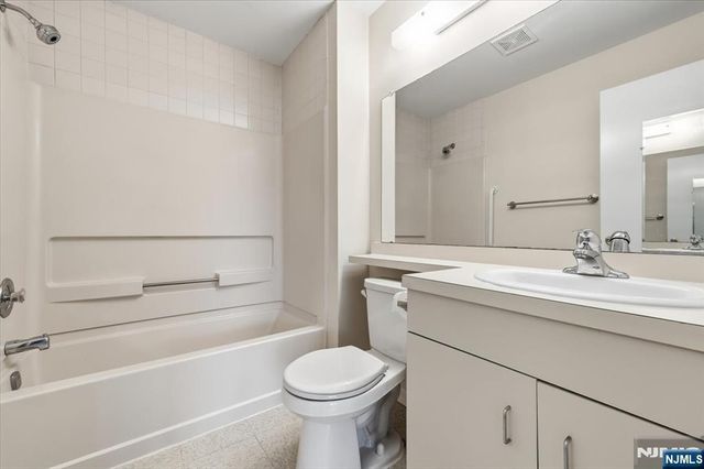 1295 Hibiscus Court, Mahwah, NJ 07430