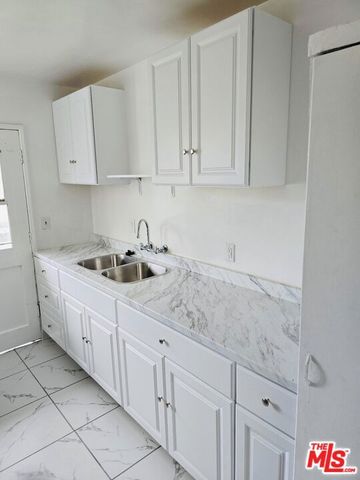 5625 Clemson Street, Los Angeles, CA 90016