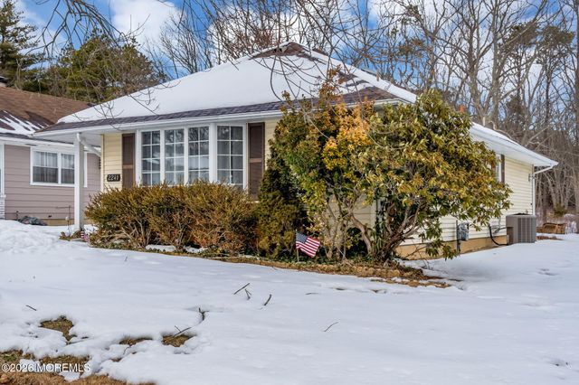 2241 Mount Hope Lane, Toms River, NJ 08753