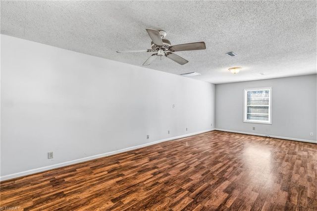 3825 Old hollow Road, Kernersville, NC 27284