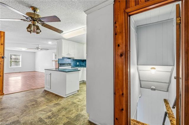 3825 Old hollow Road, Kernersville, NC 27284