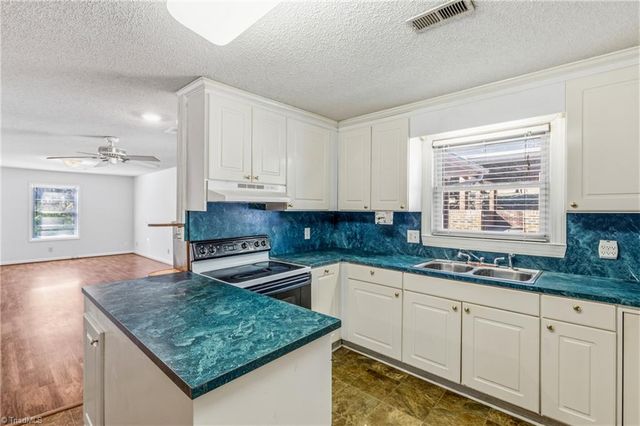 3825 Old hollow Road, Kernersville, NC 27284