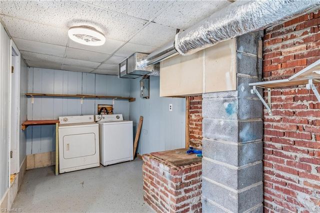 3825 Old hollow Road, Kernersville, NC 27284