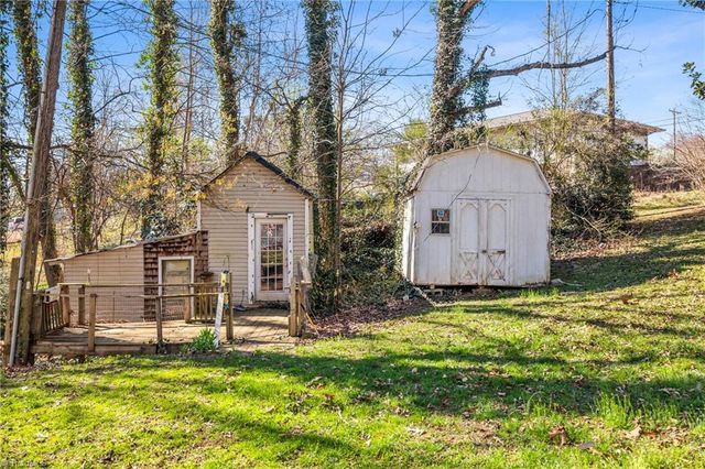 3825 Old hollow Road, Kernersville, NC 27284