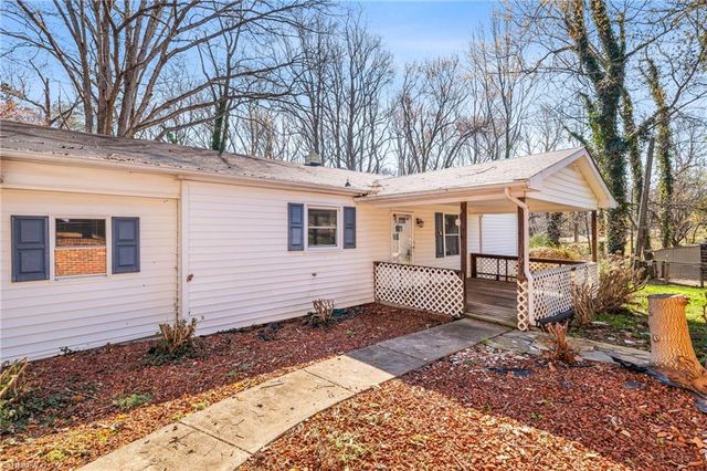 3825 Old hollow Road, Kernersville, NC 27284