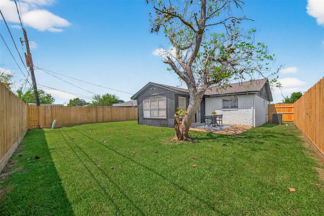 10967 Fairland Drive, Houston, TX 77051