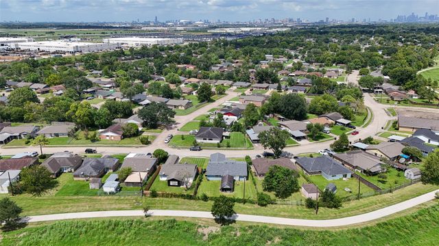 10967 Fairland Drive, Houston, TX 77051