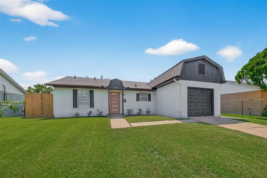 10967 Fairland Drive, Houston, TX 77051