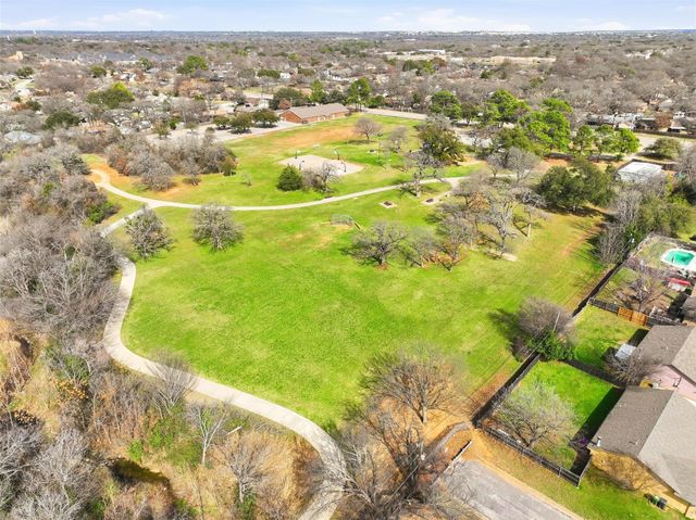 4400 Willow Crest Drive, Arlington, TX 76017