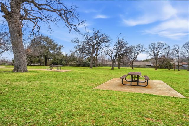 4400 Willow Crest Drive, Arlington, TX 76017