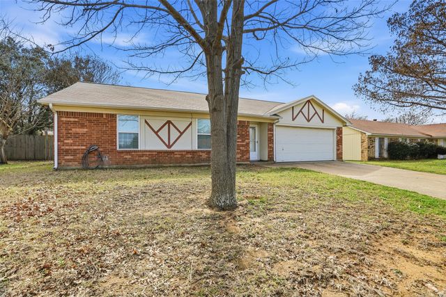 4400 Willow Crest Drive, Arlington, TX 76017