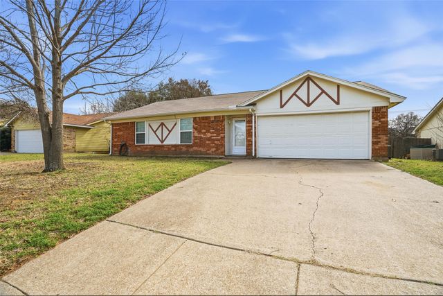 4400 Willow Crest Drive, Arlington, TX 76017