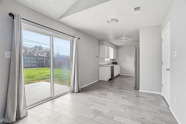 4400 Willow Crest Drive, Arlington, TX 76017