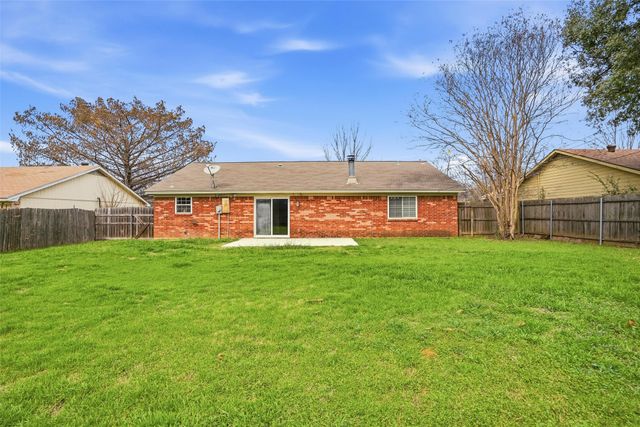 4400 Willow Crest Drive, Arlington, TX 76017