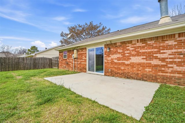 4400 Willow Crest Drive, Arlington, TX 76017