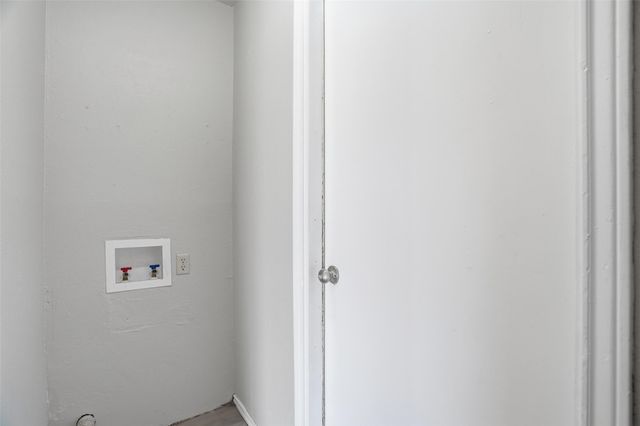 4400 Willow Crest Drive, Arlington, TX 76017