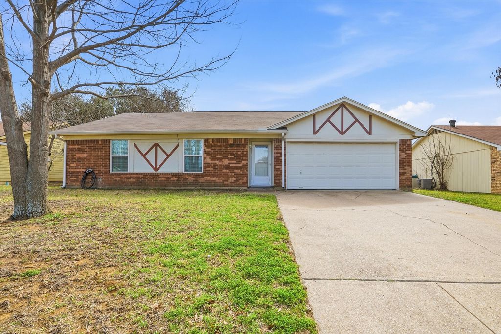 4400 Willow Crest Drive, Arlington, TX 76017