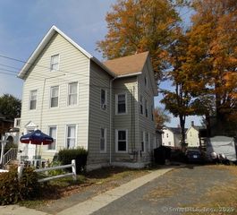 5 Hoyt Street, Danbury, CT 06810