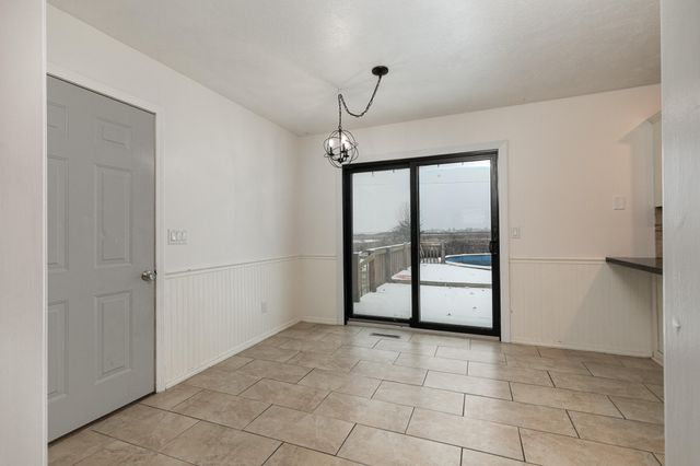 517 S Lincoln Avenue, Strafford, MO 65757