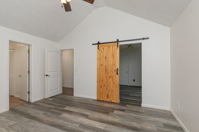 517 S Lincoln Avenue, Strafford, MO 65757