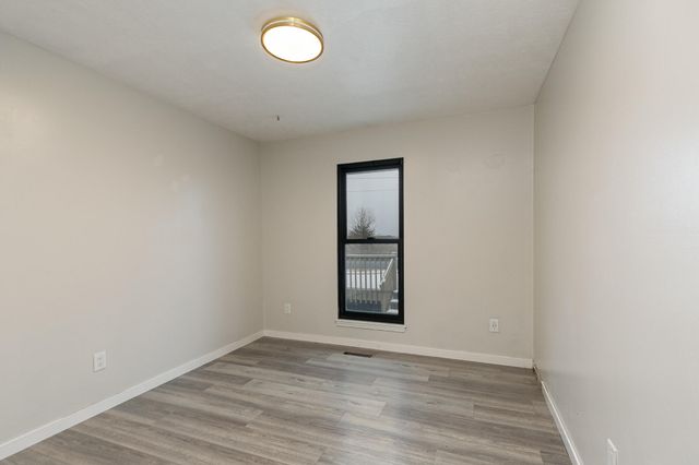 517 S Lincoln Avenue, Strafford, MO 65757