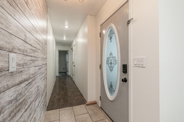 517 S Lincoln Avenue, Strafford, MO 65757